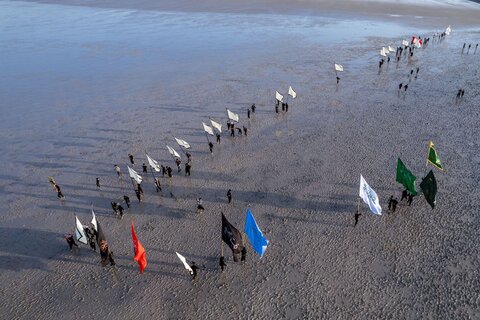 مسيرة زوار الأربعينية مشيا على الأقدام من رأس البيشة إلى كربلاء