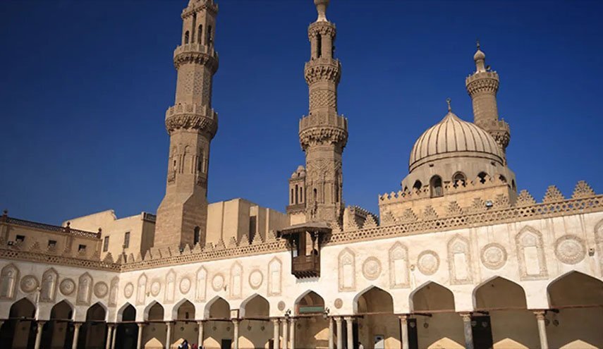الأزهر يحذر من نسخ إلكترونية "محرفة" للقرآن الكريم الأزهر يحذر من نسخ إلكترونية "محرفة" للقرآن الكريم