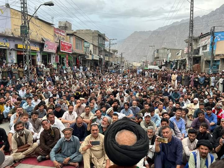 سکردو؛ ایم ڈبلیو ایم کے تحت پارا چنار کے شیعوں کے بہیمانہ قتل عام کے خلاف زبردست احتجاج