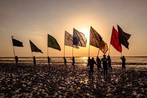 Photos/ Les pèlerins d'Arbaeen marchent de Ras al-Bisheh (Faw) à Karbala