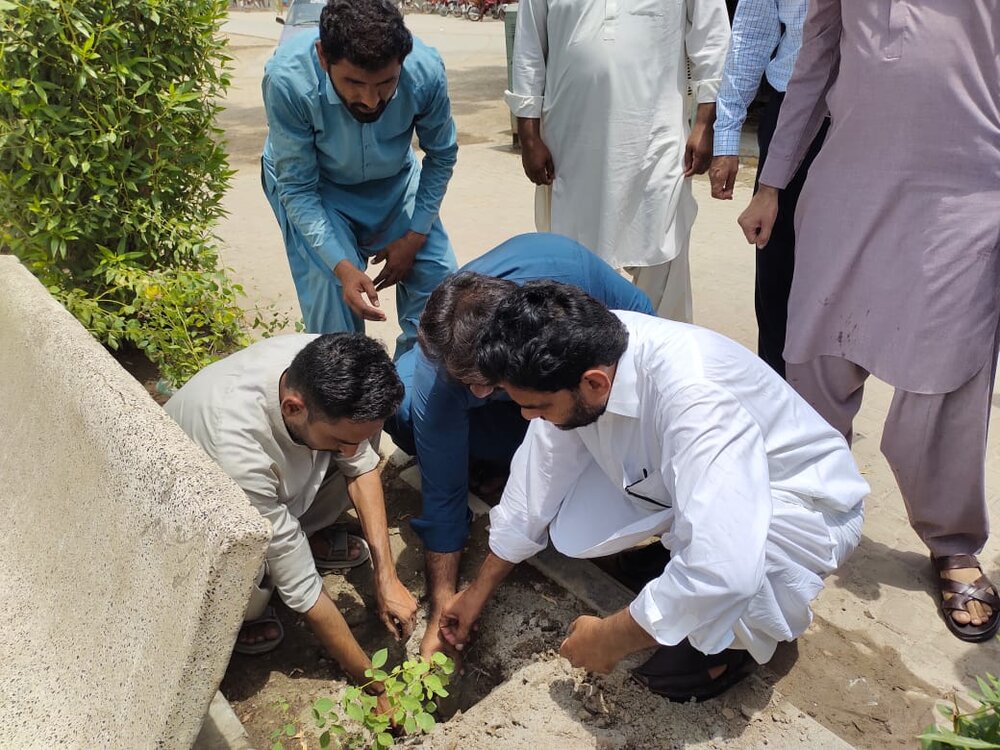 درخت، زمین کا حسن ہیں جو ماحول کو آلودگی سے محفوظ رکھتے ہیں، اصغریہ آرگنائزیشن کی شجر کاری مہم