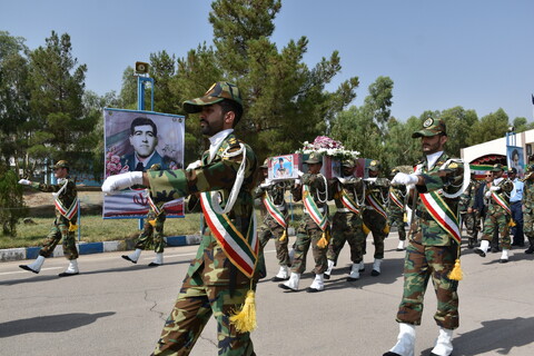 تشییع پیکر شهید حسین سامی‌مقام در مرکز آموزش توپخانه نزاجا اصفهان