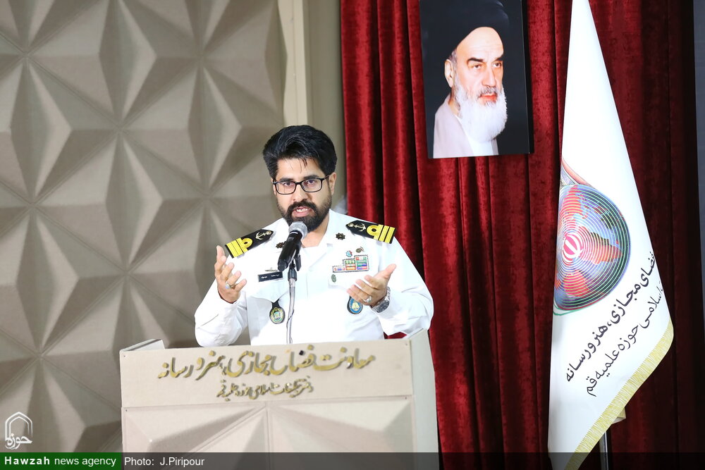 رونمایی از مستندی با موضوع فعالیت یک طلبه روی ناوشکن دنا + عکس