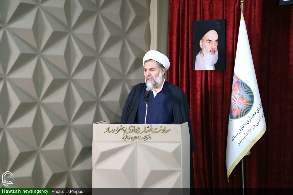 رونمایی از مستندی با موضوع فعالیت یک طلبه روی ناوشکن دنا + عکس