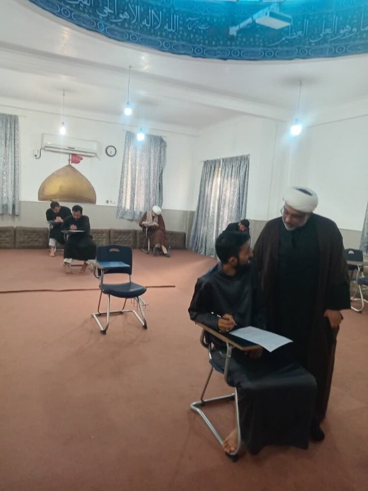پایان برگزاری امتحانات طلاب غیرحضوری حوزه علمیه خوزستان+ عکس