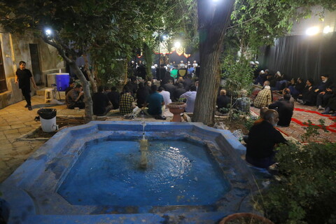 تصاویر / مراسم عزاداری دهه اول ماه صفر در بیت مرحوم آیت الله شاه آبادی