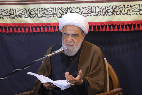 تصاویر / مراسم عزاداری دهه اول ماه صفر در بیت مرحوم آیت الله شاه آبادی