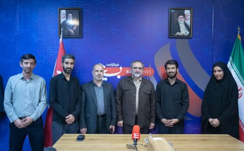 تصاویر/بازدید چندساعته استاندار مرکزی از رسانه‌ها به مناسبت روز خبرنگار