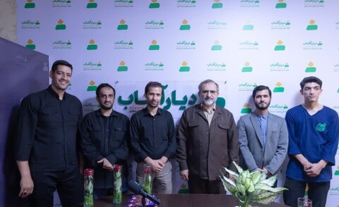 تصاویر/بازدید چندساعته استاندار مرکزی از رسانه‌ها به مناسبت روز خبرنگار