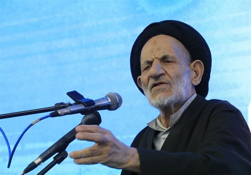 کار در رسانه با جهاد برابر است