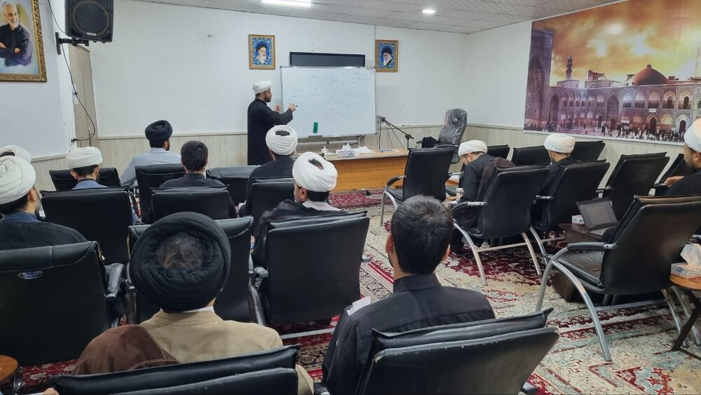 برگزاری دوره دانش افزایی ادبیات عرب ویژه اساتید حوزه علمیه خوزستان +عکس