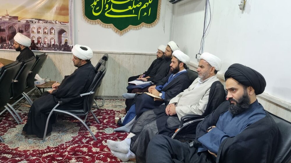 برگزاری دوره دانش افزایی ادبیات عرب ویژه اساتید حوزه علمیه خوزستان +عکس