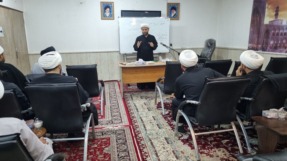 برگزاری دوره دانش افزایی ادبیات عرب ویژه اساتید حوزه علمیه خوزستان +عکس