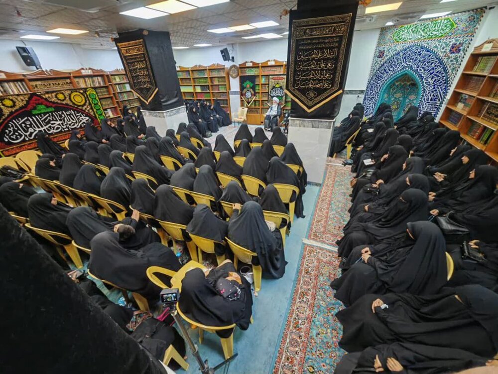 آية الله اليعقوبي: المرأة تستطيع أن تكون أسوة حسنة للرجال والنساء معاً