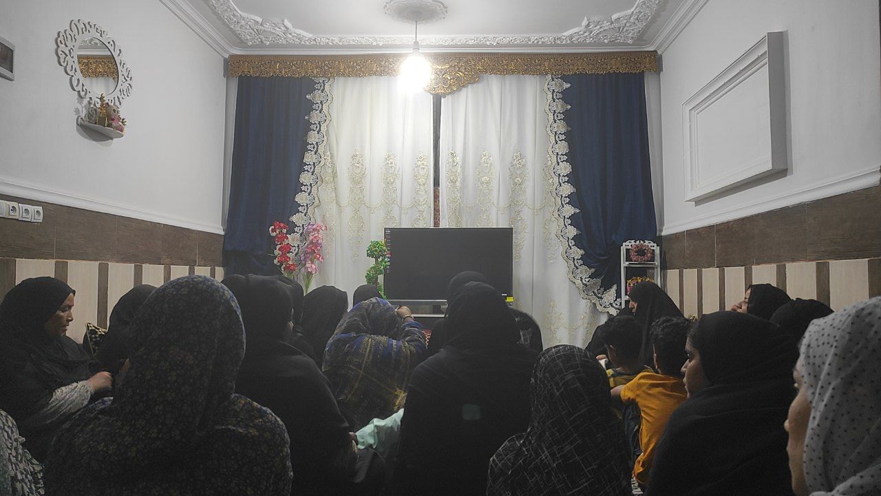 پای روضههای خانگی در روستای سرمازغ+عکس