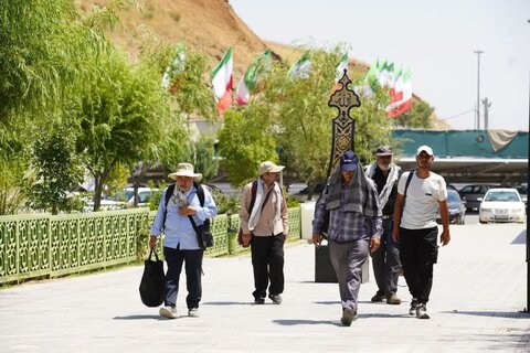 تصاویر/ تردد زائران اربعین حسینی از پایانه مرزی تمرچین به کربلای معلی