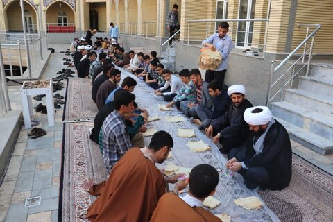 تصاویر/ برگزاری مراسم زیارت آل یاسین در مدرسه علمیه امام خامنه ای ارومیه