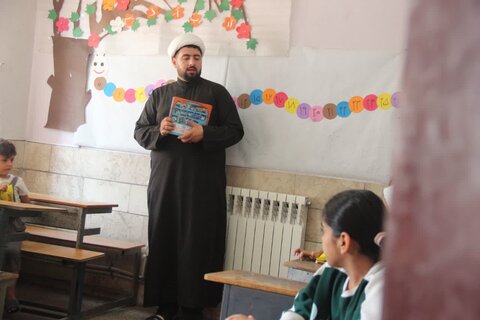 تصاویر/ اولین روز اردوی جهادی حوزه علمیه استان قزوین در روستای حسین آباد