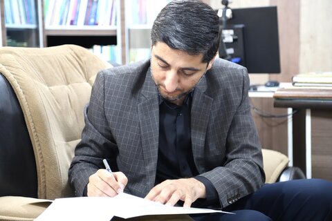 بازدید مدیرکل نهاد کتابخانه های عمومی استان بوشهر از کتابخانه های مشارکتی در پایگاه هوایی بوشهر