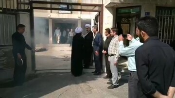 کلیپ| بدرقه کاروان خادمین موکب سیدالشهداء علیه السلام امامزادگان استان مرکزی