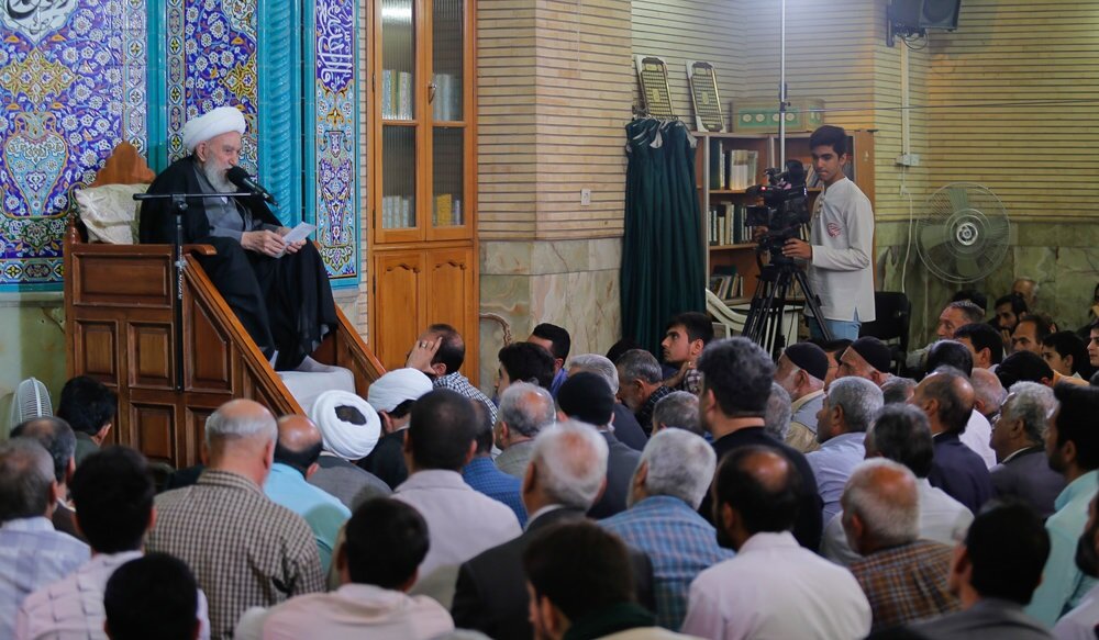 درس اخلاق | چرا غیبت از شُرب خمر خطرناکتر است؟