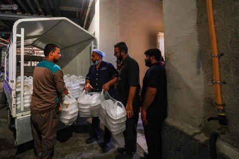 Photos/Astan Alavi distribue chaque jour plus de 250 000 repas aux pèlerins d'Arbaeen