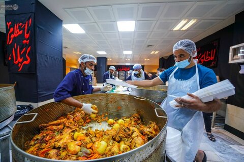 Photos/Astan Alavi distribue chaque jour plus de 250 000 repas aux pèlerins d'Arbaeen