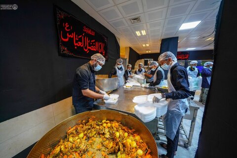 Photos/Astan Alavi distribue chaque jour plus de 250 000 repas aux pèlerins d'Arbaeen