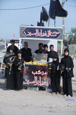 خدمت رسانی به زائران در مسیر پیاده روی اربعین حسینی