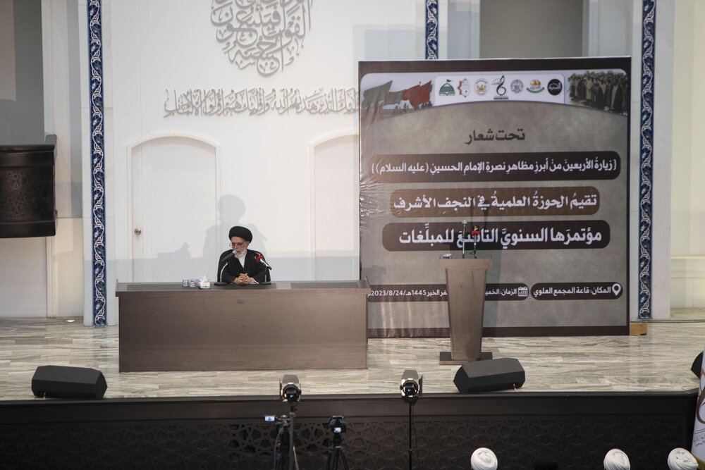 بانوانِ مبلّغِ عراقی سوالات شرعی زائرین را پاسخ می دهند