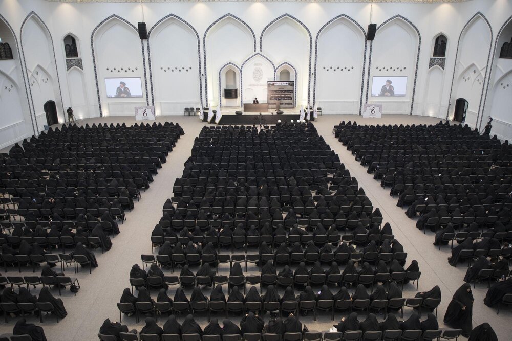 بانوانِ مبلّغِ عراقی سوالات شرعی زائرین را پاسخ می دهند