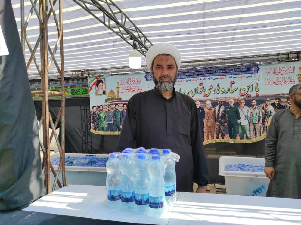 جامعہ روحانیت بلتستان کے تحت علماء اور طلباء پاک-ایران اور ایران-عراق بارڈرز پر زائرین کی خدمت میں مصروف+تصاویر