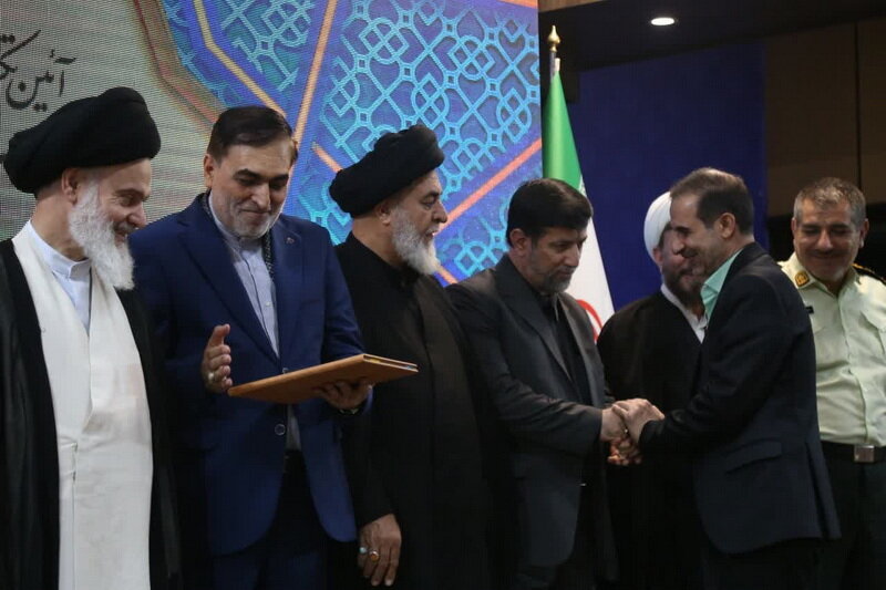 پهلوانیان جایگزین لطفینیاسر در صداوسیما قم شد / آیت الله حسینی بوشهری: رسانه ملی خود را بروزرسانی کند