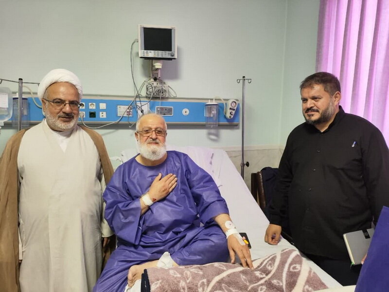 عیادت نماینده آیت الله اعرافی از استاد پیشکسوت + عکس
