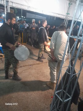 تصاویر/نواهای عاشورایی در استقبال از زائران