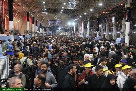 photos/Le sanctuaire d'Amirul Momineen Ali (AS) est rempli de pèlerins Hosseini