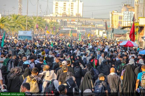 photos/Le sanctuaire d'Amirul Momineen Ali (AS) est rempli de pèlerins Hosseini