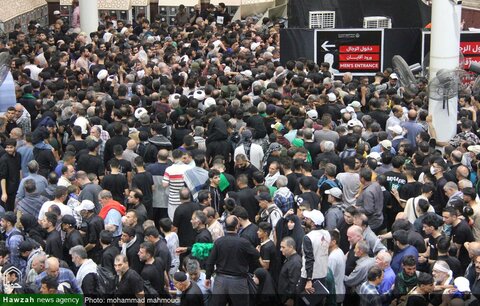 photos/Le sanctuaire d'Amirul Momineen Ali (AS) est rempli de pèlerins Hosseini