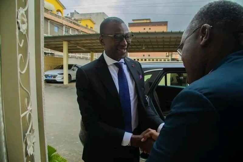 دیدار اولین سفیر مسلمان ساحل عاج در آلمان با رئیس مجلس اسلامی این کشور+ تصاویر