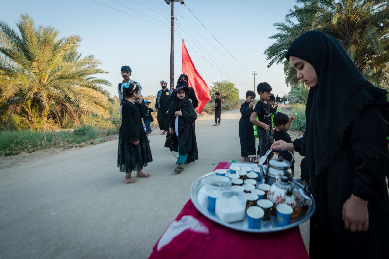 Arbaeen pilgrims on Tariq al-Olama in Iraq