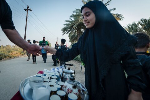 خدمة زوار الاربعين على طريق العلماء في الكوفة