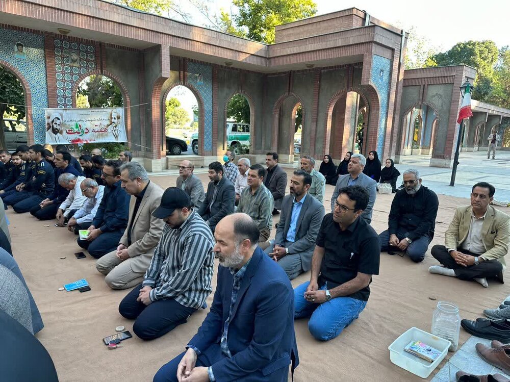 برگزاری آیین غبار روبی مزار شهدا در آستانه هفته دولت در چناران+ عکس