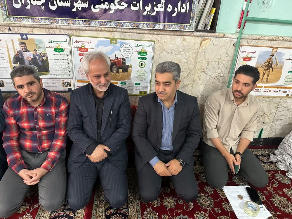 نشست خدمت به همت مدیران چناران در مصلی نماز جمعه+عکس