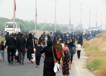 تصاویر/ پیاده روی جاماندگان اربعین در دیر