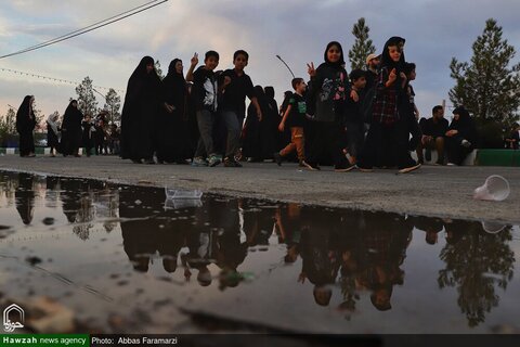 Photos/ La marche des fans de l'Imam Hussain (psl) à l'occasion d'Arbaeen à Qom