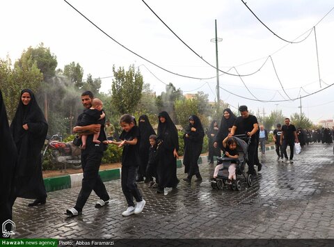 Photos/ La marche des fans de l'Imam Hussain (psl) à l'occasion d'Arbaeen à Qom