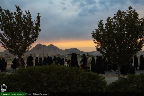 Photos/ La marche des fans de l'Imam Hussain (psl) à l'occasion d'Arbaeen à Qom