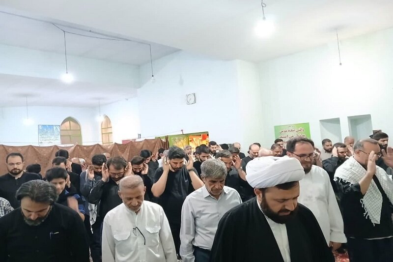 فعالیت فرهنگی روحانی جهادی در موکب الشهداء کنگاور