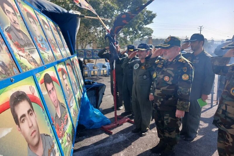 فعالیت موکبی به یاد شهدای هوانیروز کرمانشاه به زائران اربعین +عکس