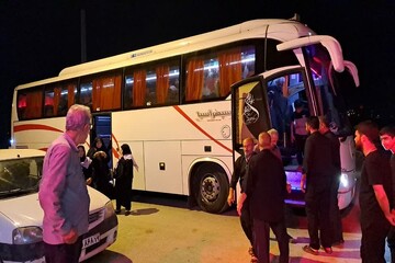 فیلم| ورود اولین کاروان زائرین اربعین از مرز بازرگان به ایران